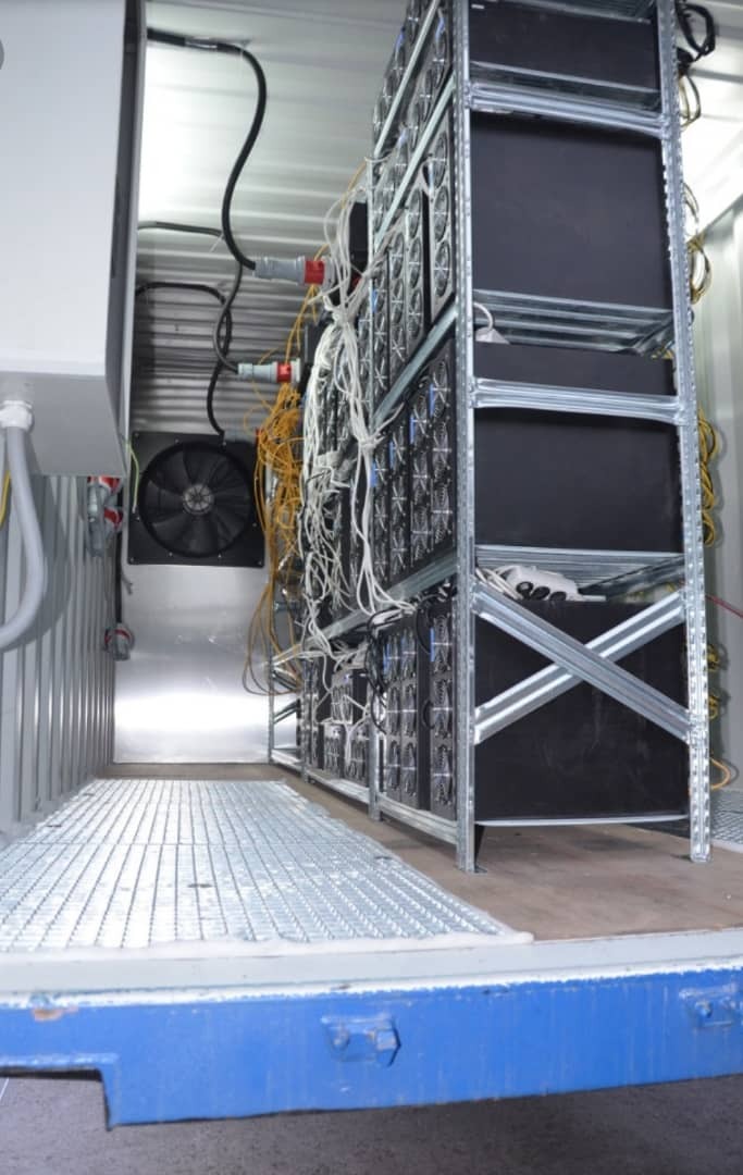 تصویر  کانتینر ماینینگ بیتکوین فارم سیار کانکس