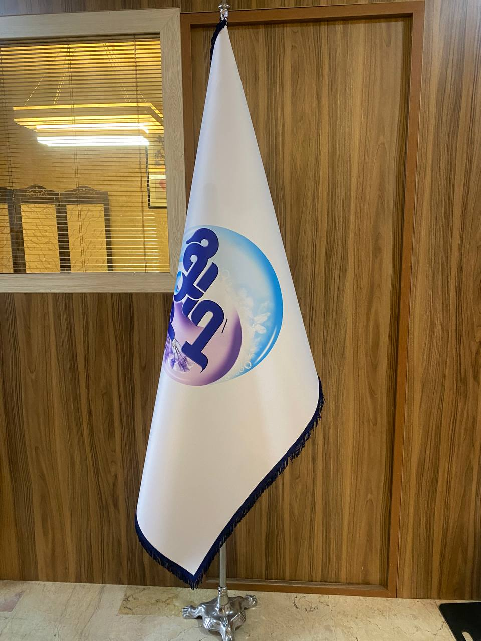 تصویر  پرچم تشریفاتی لمینتی