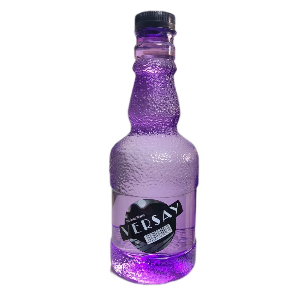 تصویر  آب آشامیدنی رنگی طرح شیشه ای