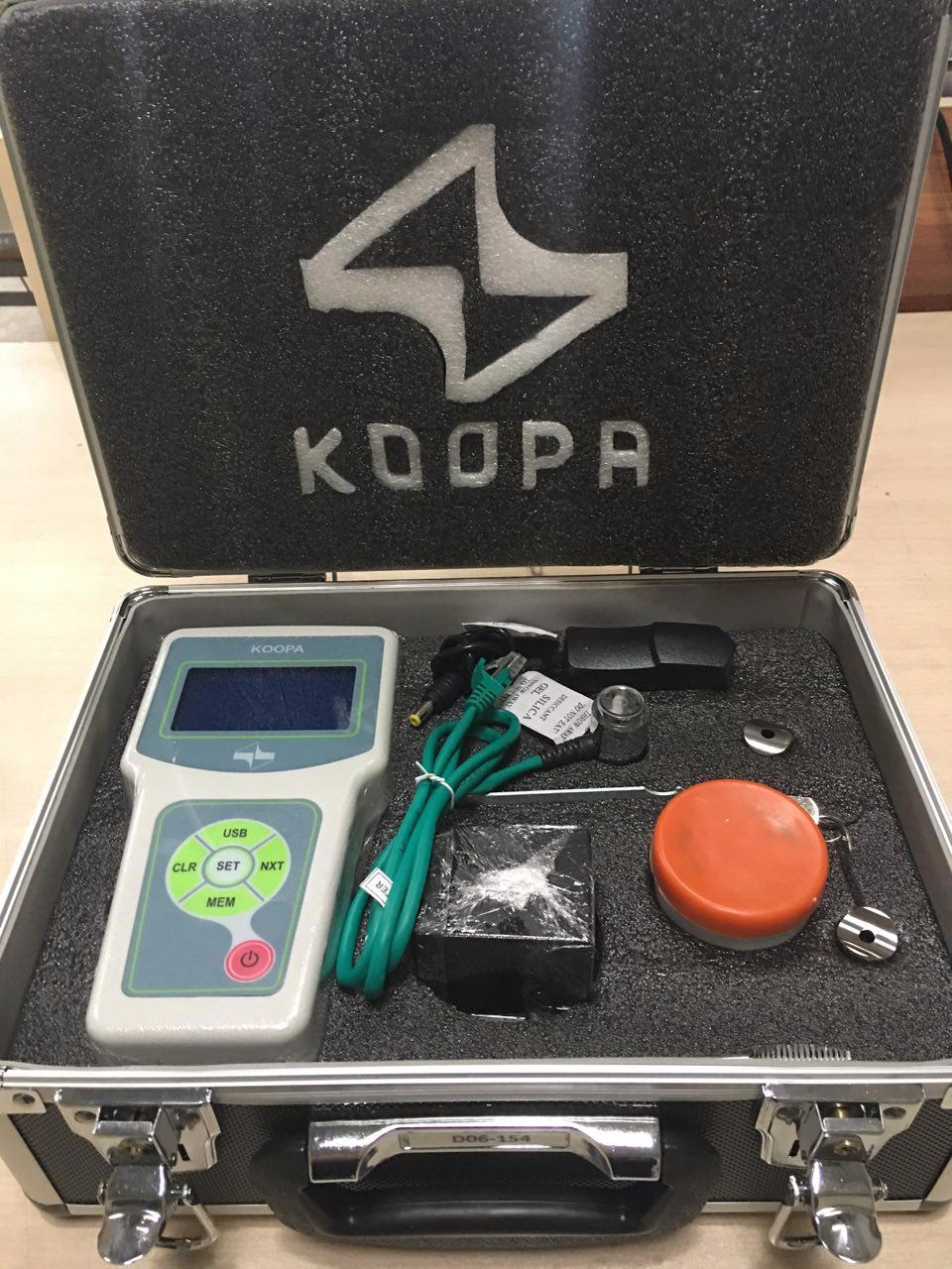 تصویر  Portable Hardness Tester D06