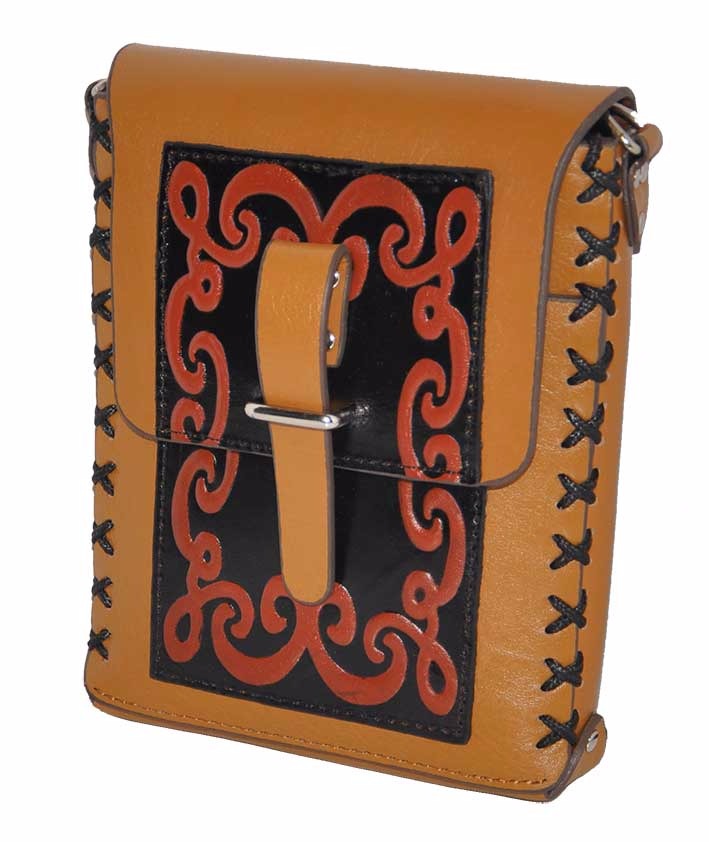 تصویر  کیف دخترانه دوشی رو نقاشی گاوی