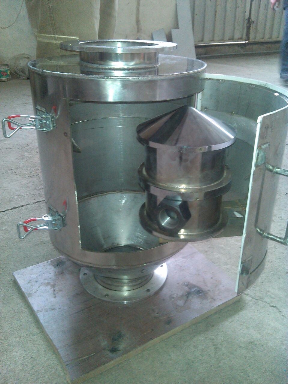 تصویر  مگنت مخروطی,تیوب مگنت ,سپراتور مغناطیسی مخروطی