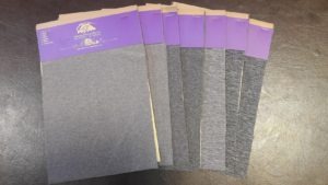 تصویر  پارچه ها در رنگ خاکستری