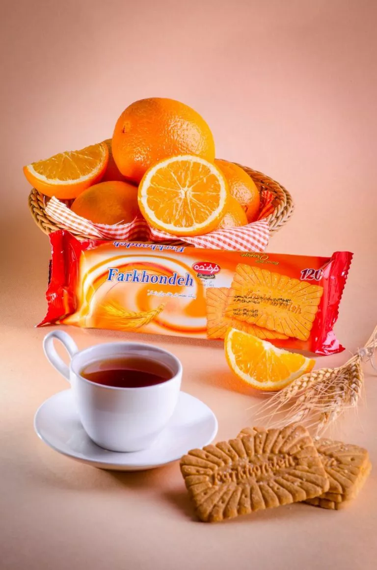 تصویر  بیسکویت 12۰ با طعم پرتقال و تزیین شکر