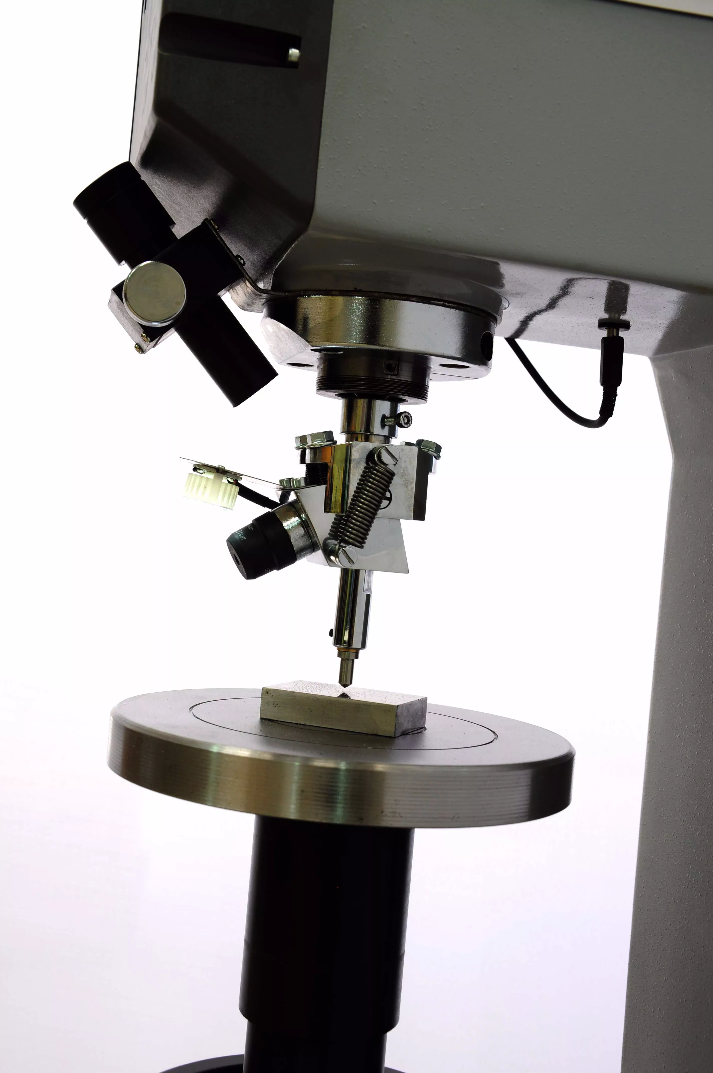 Picture of Universal Hardness Tester UV1